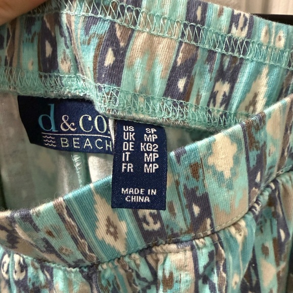 Denim&Co Multicolor Patterned Capris - Picture 3 of 4